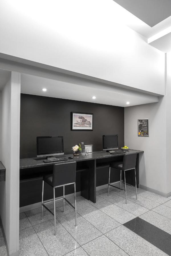 Mantra Melbourne Airport Hotell Exteriör bild