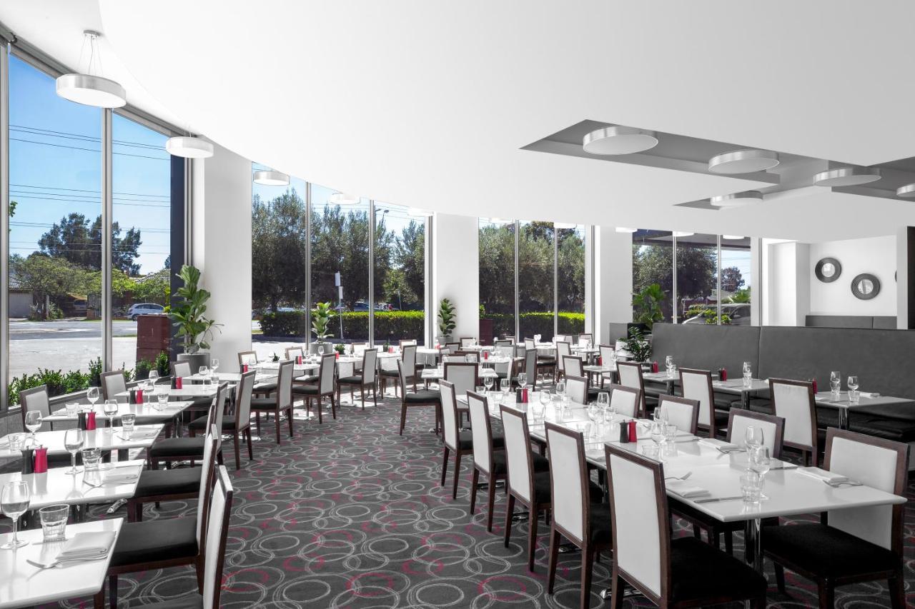 Mantra Melbourne Airport Hotell Exteriör bild